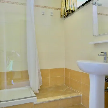 Isa-holiday Homes With Common Swimming-pool In From 400 To 900 Meters From The Sea Appartement Marina Di Bibbona