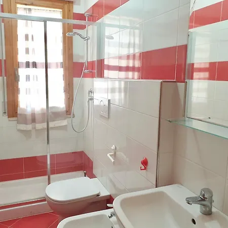 דירה Isa-holiday Homes With Common Swimming-pool In From 400 To 900 Meters From The Sea *