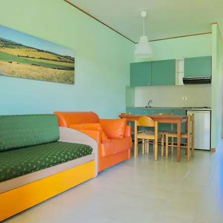 דירה Isa-holiday Homes With Common Swimming-pool In From 400 To 900 Meters From The Sea *