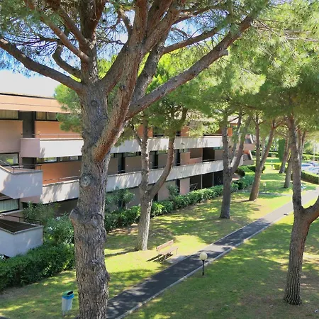 Isa-holiday Homes With Common Swimming-pool In From 400 To 900 Meters From The Sea Appartement *