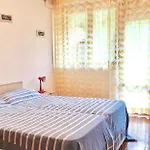 Isa-holiday Homes With Common Swimming-pool From 400 To 900 Meters From The Sea Apartament *