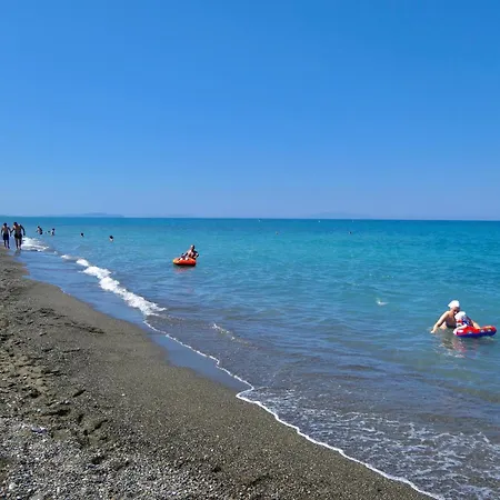 Isa-holiday Homes With Common Swimming-pool In From 400 To 900 Meters From The Sea Apartment Marina Di Bibbona