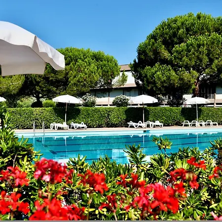 Apartment Isa-holiday Homes With Common Swimming-pool In From 400 To 900 Meters From The Sea