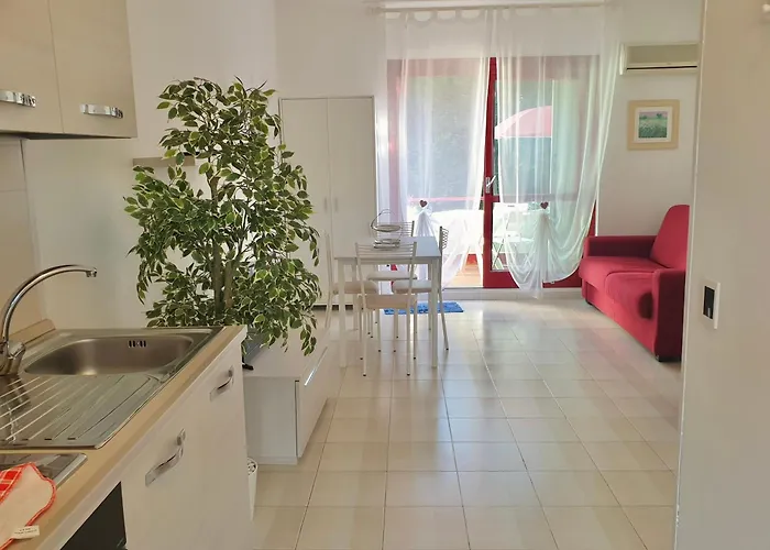 Isa-holiday Homes With Common Swimming-pool From 400 To 900 Meters From The Sea * Marina Di Bibbona