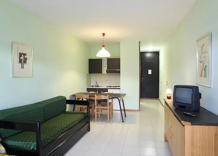 Apartmán Isa-holiday Homes With Common Swimming-pool From 400 To 900 Meters From The Sea