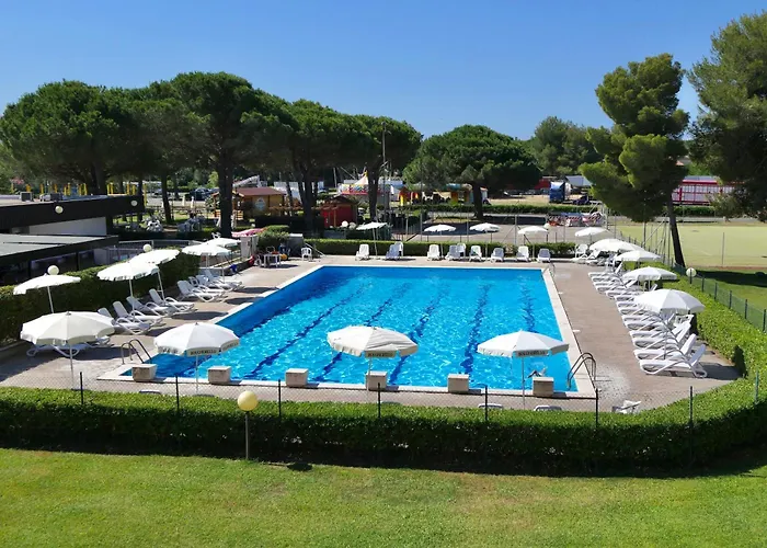 Apartmán Isa-holiday Homes With Common Swimming-pool From 400 To 900 Meters From The Sea